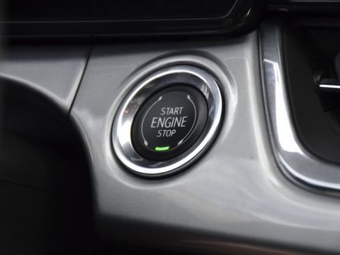 Used 2024 Chevrolet Trax LT FWD image 17