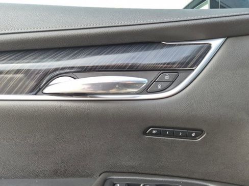 Used 2022 Cadillac XT6 Premium Luxury image 13