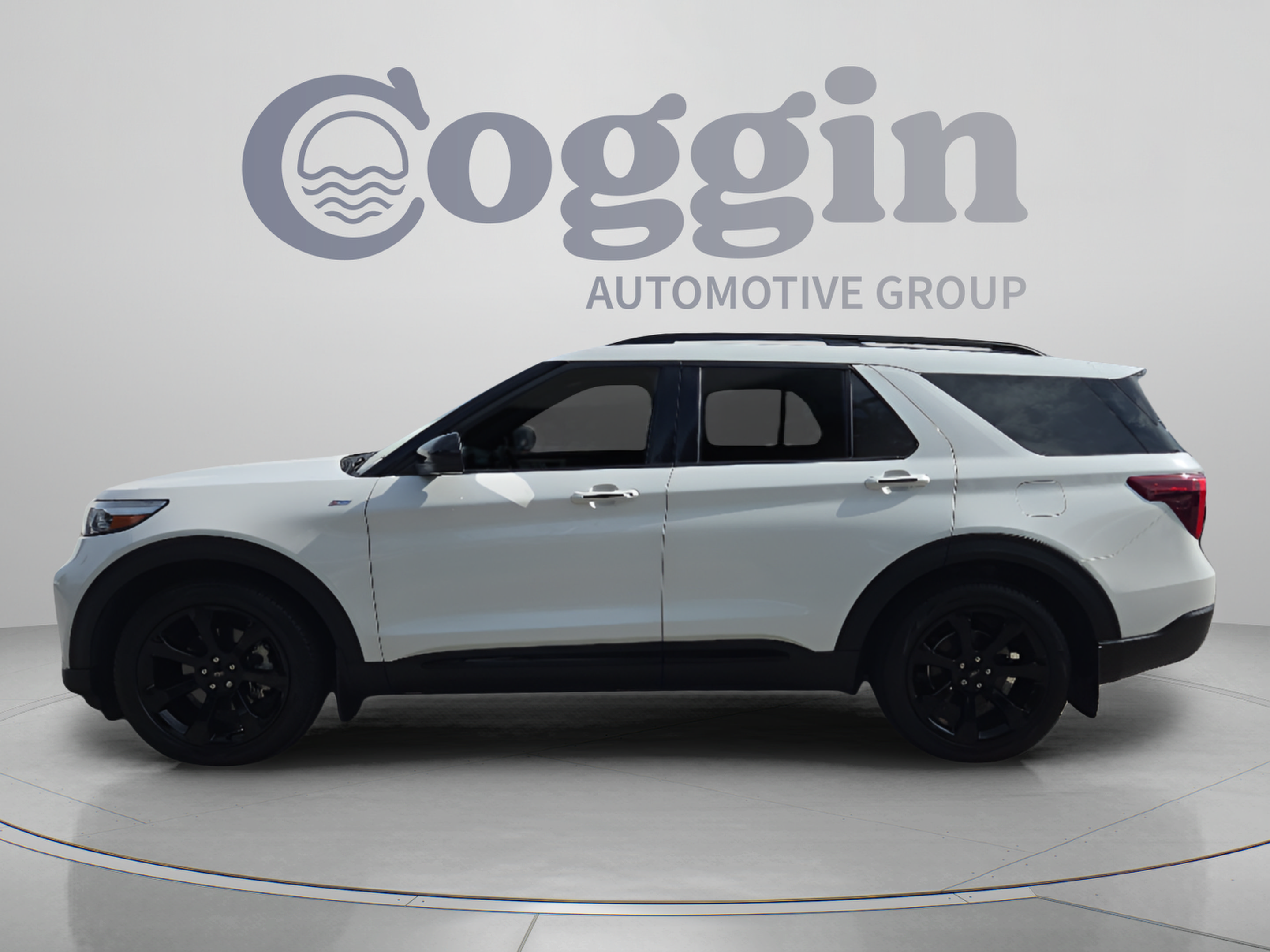 Used 2024 Ford Explorer ST-Line w/ Class IV Trailer Tow Package RWD image 2
