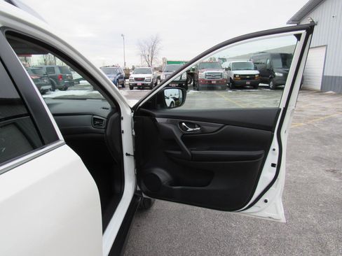 Used 2018 Nissan Rogue SV AWD/4WD image 21