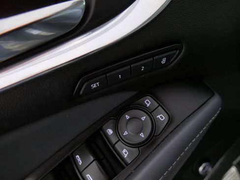 Used 2023 Buick Enclave Premium image 16