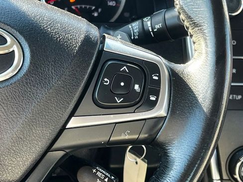 Used 2016 Toyota Camry SE image 26