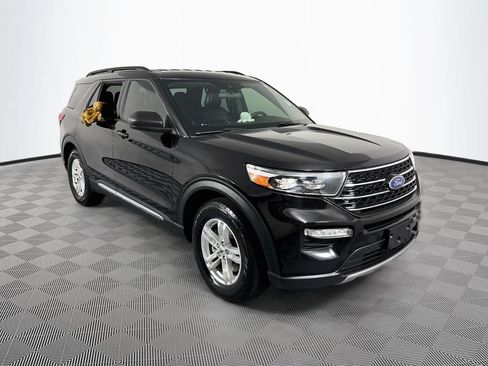 Used 2020 Ford Explorer XLT w/ Equipment Group 202A RWD image 1