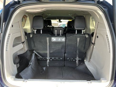 Used 2018 Chrysler Pacifica Touring-L FWD image 32