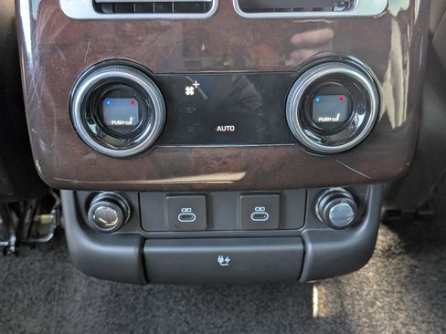 Used 2022 Land Rover Range Rover Westminster Edition image 18