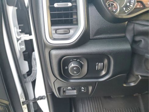 Used 2021 RAM 1500 Big Horn image 25