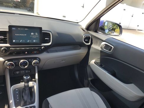 Used 2026 Hyundai Venue SEL FWD image 13