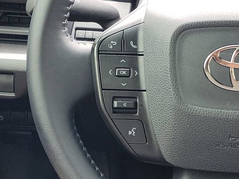 Used 2025 Toyota Prius LE FWD image 27
