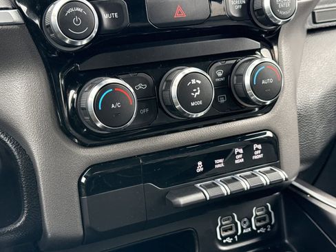 Used 2022 RAM 1500 Big Horn AWD/4WD image 22