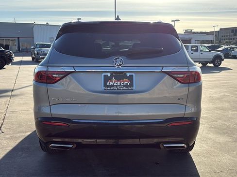 Used 2023 Buick Enclave Essence w/ Experience Buick Package image 6