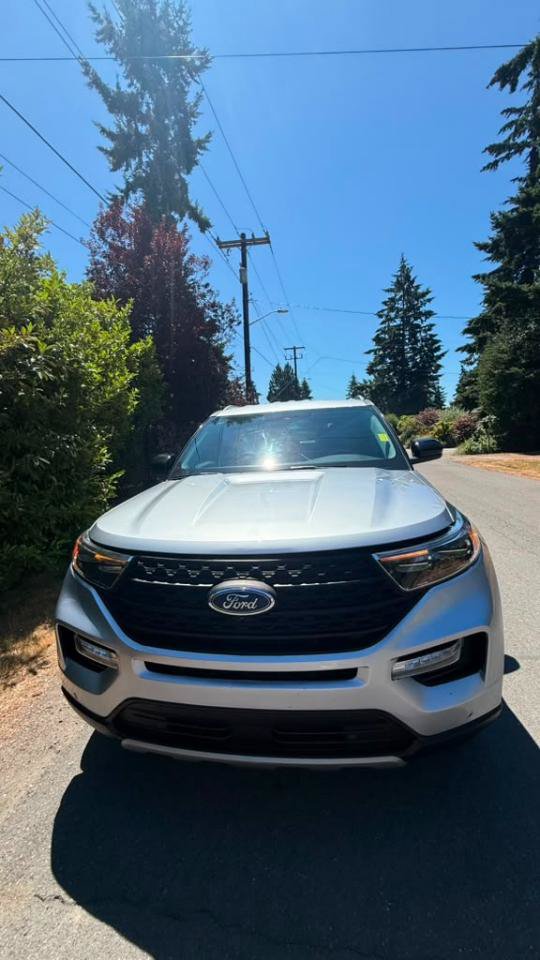 Used 2024 Ford Explorer Limited AWD/4WD image 16