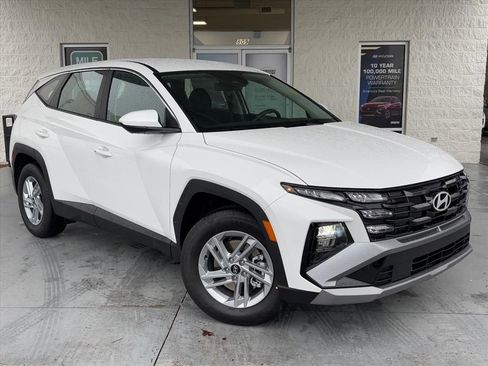 New 2026 Hyundai Tucson SE image 1