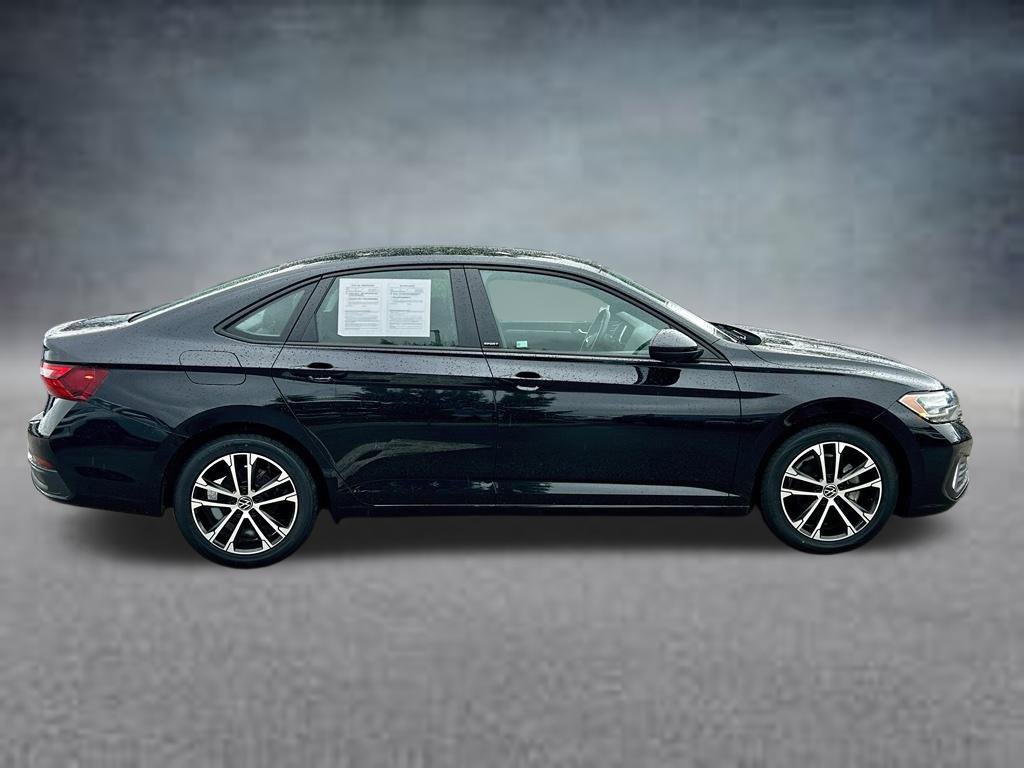 Certified 2024 Volkswagen Jetta Sport FWD image 4