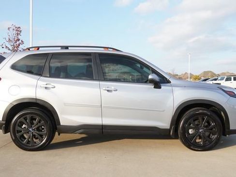 Used 2023 Subaru Forester Sport image 9