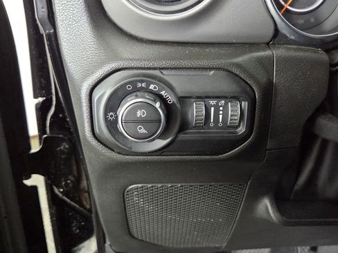 Used 2022 Jeep Gladiator Sport AWD/4WD image 17