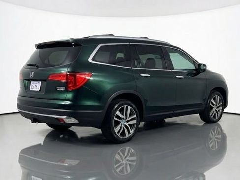 Used 2017 Honda Pilot Touring image 5