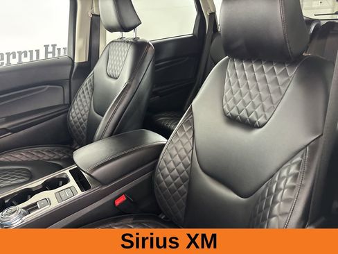 Used 2024 Ford Edge Titanium image 10