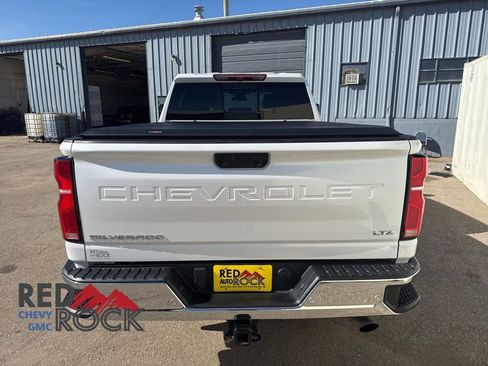 Used 2024 Chevrolet Silverado 2500 LTZ w/ LTZ Convenience Package AWD/4WD image 6