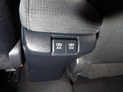 Used 2019 Toyota Prius LE FWD image 11