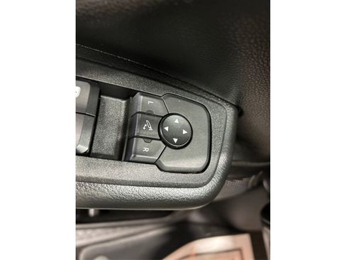 Used 2025 RAM 1500 Big Horn AWD/4WD image 33
