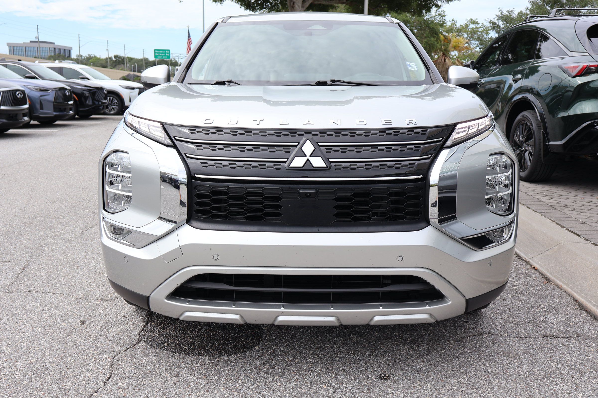 Used 2023 Mitsubishi Outlander SE FWD image 12