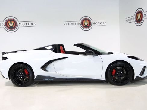 Used 2024 Chevrolet Corvette Stingray Premium Conv w/ Z51 Performance Package RWD image 5