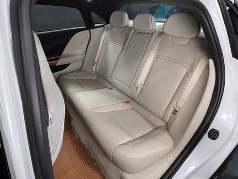 Used 2023 Lucid Air Touring image 12