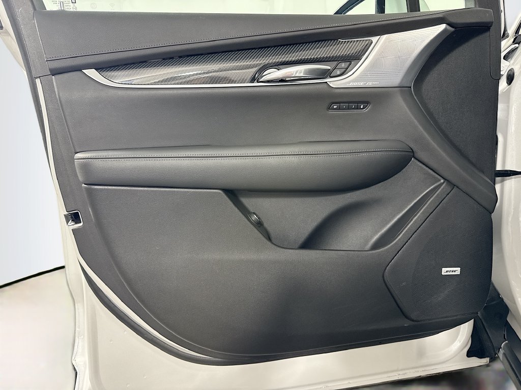 Used 2024 Cadillac XT6 Sport w/ Technology Package AWD/4WD image 13