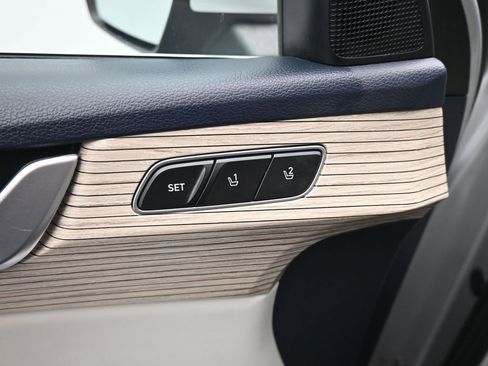 Used 2022 Hyundai Palisade SEL w/ Premium Package image 12