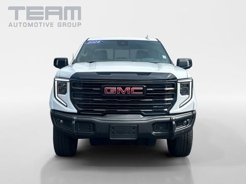 Used 2024 GMC Sierra 1500 AT4X image 2