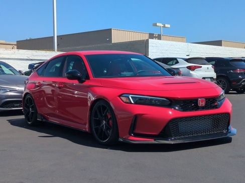 Used 2025 Honda Civic Type R image 3