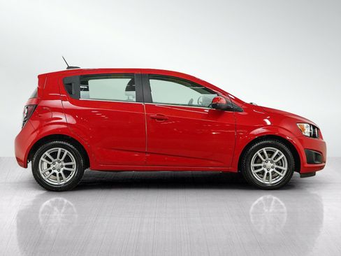 Used 2016 Chevrolet Sonic LT w/ Fun and Sun Package FWD image 6