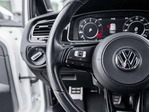 Used 2019 Volkswagen Golf R 4-Door AWD/4WD image 27
