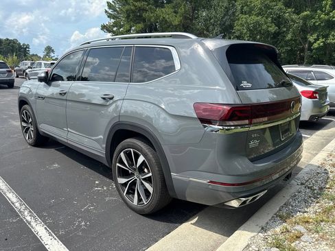 Used 2025 Volkswagen Atlas SEL Premium R-Line AWD/4WD image 3