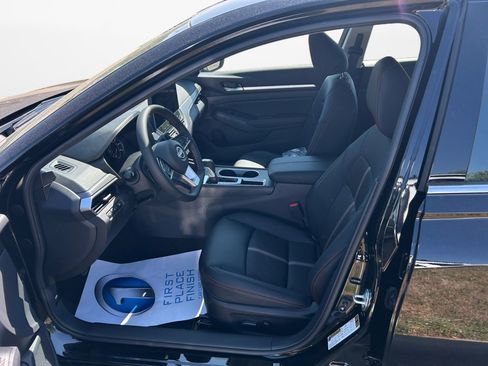New 2026 Nissan Altima 2.5 SR FWD image 9