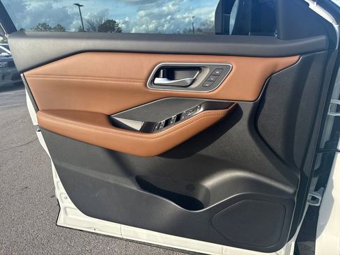 New 2026 Nissan Rogue Platinum w/ Platinum Premium Package image 12