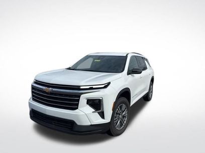 Used 2025 Chevrolet Traverse LT