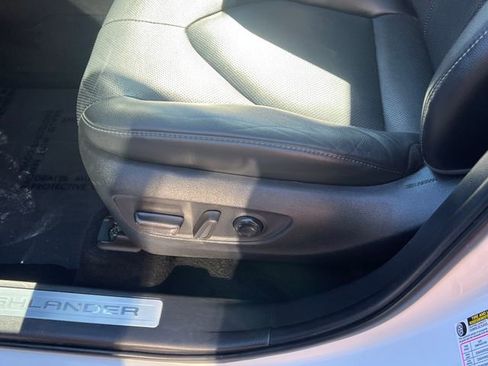 Used 2022 Toyota Highlander Limited image 26