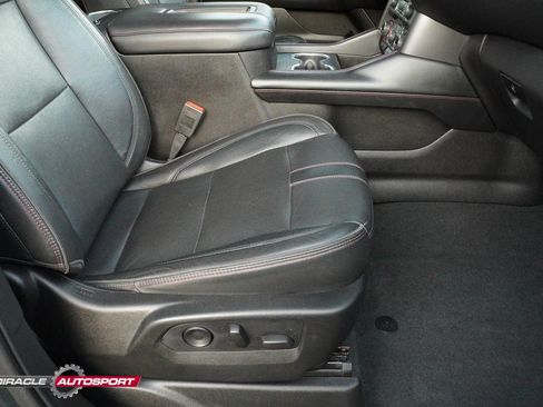 Used 2021 Chevrolet Suburban RST w/ Luxury Package AWD/4WD image 33