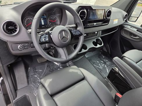 New 2025 Mercedes-Benz Sprinter 2500 image 11
