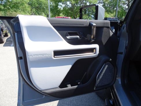 New 2025 GMC Hummer EV 3X w/ Extreme Off-Road Package image 30