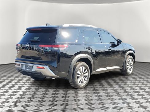 New 2025 Nissan Pathfinder SL w/ Black Appearance Package image 2