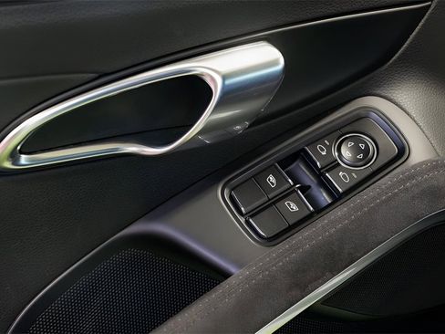 Used 2018 Porsche 718 Cayman GTS image 27