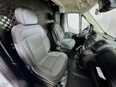 Used 2025 RAM ProMaster 2500 w/ U-Haul Equipment Group FWD image 25