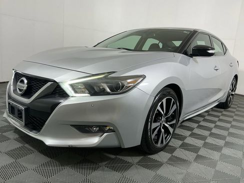 Used 2018 Nissan Maxima 3.5 SV image 2