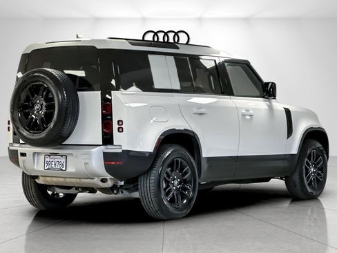 Used 2025 Land Rover Defender 110 S image 5