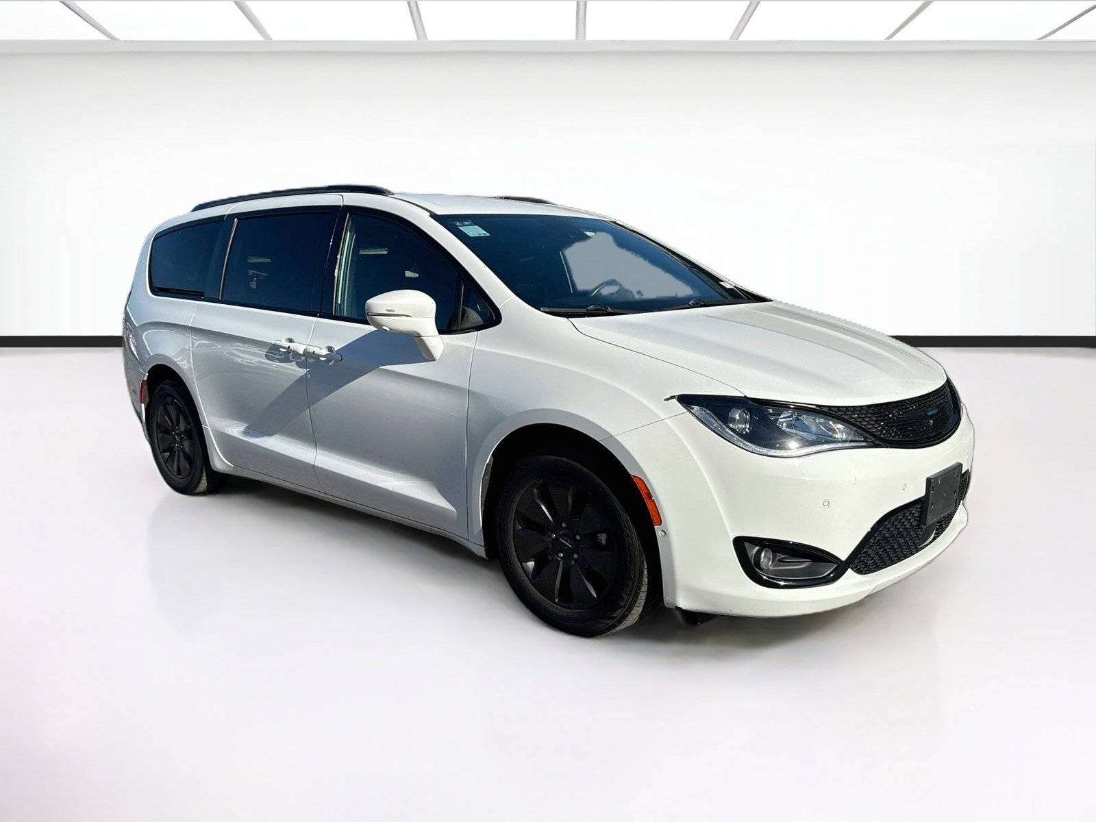 Used 2020 Chrysler Pacifica Limited w/ Advanced Safetytec Group FWD image 3