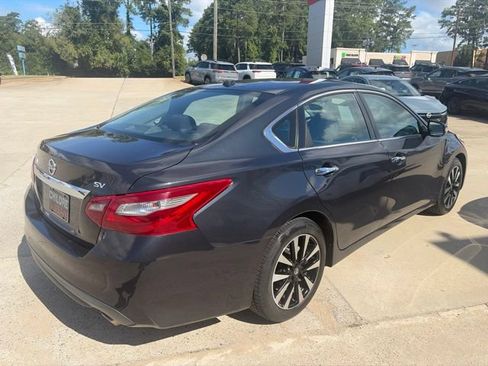 Used 2018 Nissan Altima 2.5 SV w/ 2.5 SV Technology Package FWD image 6
