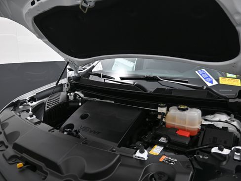 Used 2023 Chevrolet Traverse LT image 30