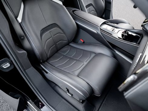 Used 2023 Ferrari Purosangue AWD/4WD image 44